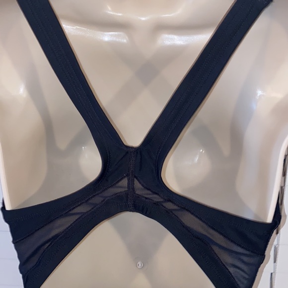 Nike bathing suit - Picture 5 of 9